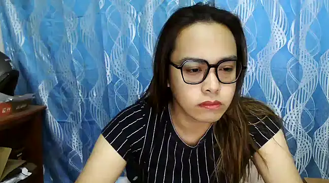 Snapshot of Your_PrettyGirlxxx chatting on March 21, 11:34 pm Your PrettyGirlxxx online show from March 21, 11:34 pm