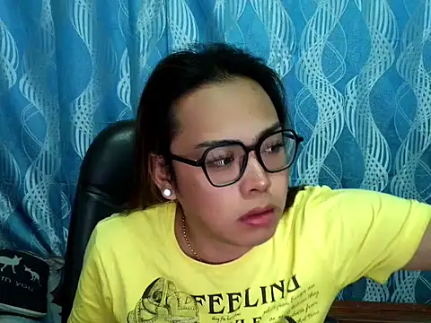 Snapshot of Your_PrettyGirlxxx chatting on September 13, 6:13 am Your PrettyGirlxxx online show from September 13, 6:13 am