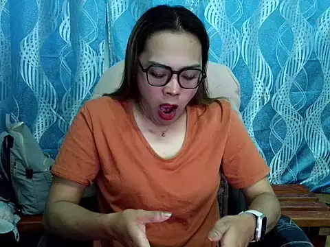 Snapshot of Your_PrettyGirlxxx chatting on September 19, 12:02 am Your PrettyGirlxxx online show from September 19, 12:02 am