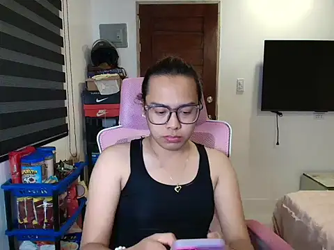 Snapshot of Your_PrettyGirlxxx chatting on March 9, 12:42 pm Your PrettyGirlxxx online show from March 9, 12:42 pm