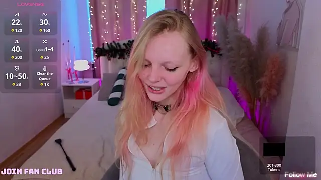 Snapshot of evangel1ne chatting on January 4, 10:38 am evangel1ne online show from January 4, 10:38 am