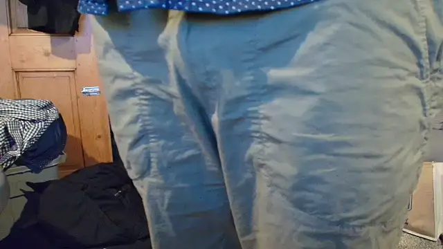 cumhungrybottom4u online show from March 17, 5:11 am