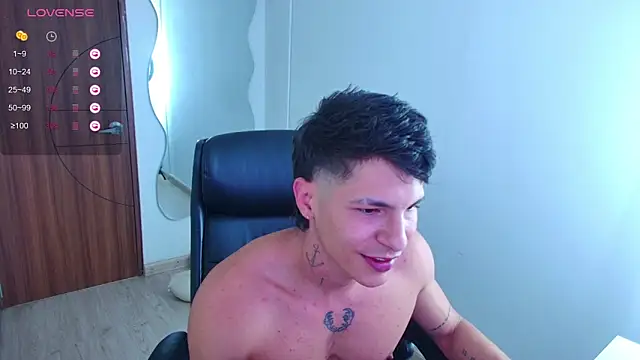 Snapshot of harrisoncuper chatting on March 8, 10:13 pm harrisoncuper online show from March 8, 10:13 pm