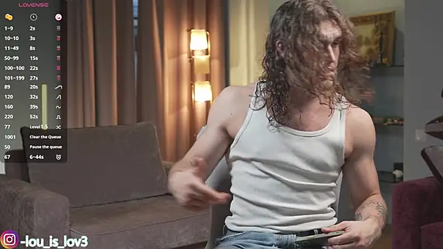 Snapshot of Louis_Karlos chatting on September 28, 3:45 am Louis Karlos online show from September 28, 3:45 am