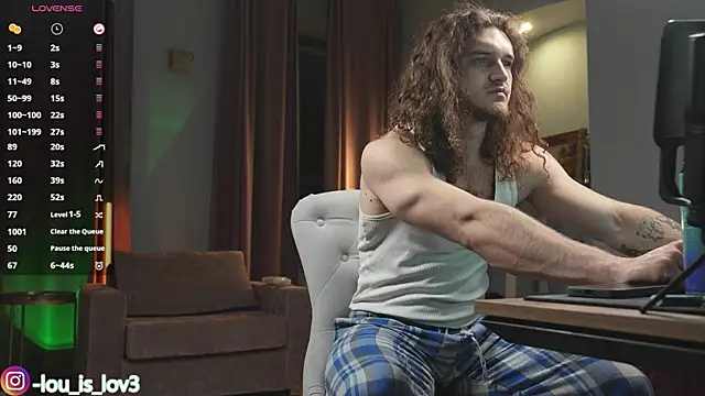 Snapshot of Louis_Karlos chatting on October 5, 3:05 am Louis Karlos online show from October 5, 3:05 am