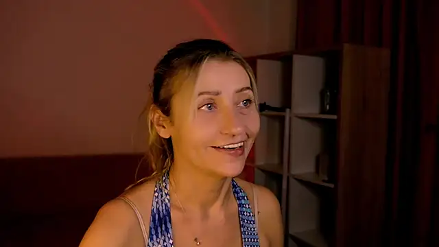 ZoeGrant online show from April 10, 7:40 pm