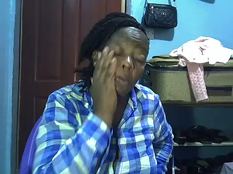 Snapshot of Ebonyceline chatting on May 6, 1:03 am Ebonyceline online show from May 6, 1:03 am