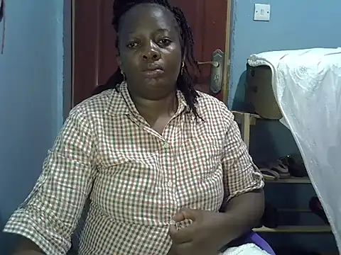 Snapshot of Ebonyceline chatting on May 14, 11:11 pm Ebonyceline online show from May 14, 11:11 pm