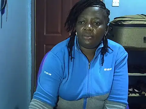 Snapshot of Ebonyceline chatting on May 17, 9:55 pm Ebonyceline online show from May 17, 9:55 pm