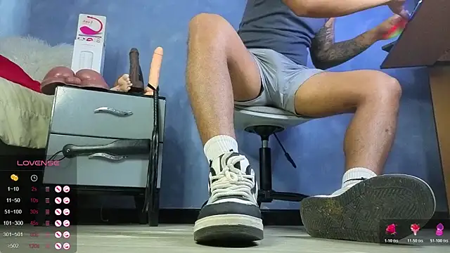 TomLover 12 online show from April 18, 2:21 pm