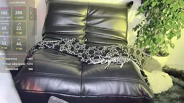 Mya Lee online show from December 27, 10:59 pm