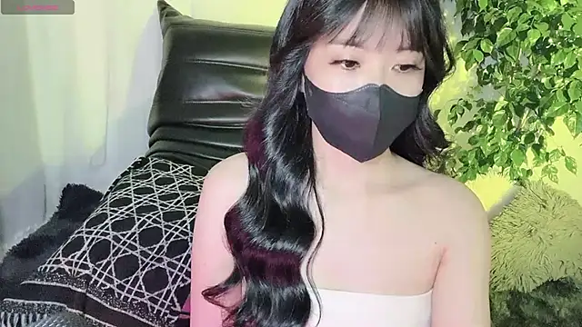 Mya Lee online show from December 28, 4:30 pm