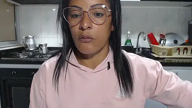 kateleyagrey online show from April 15, 7:58 pm