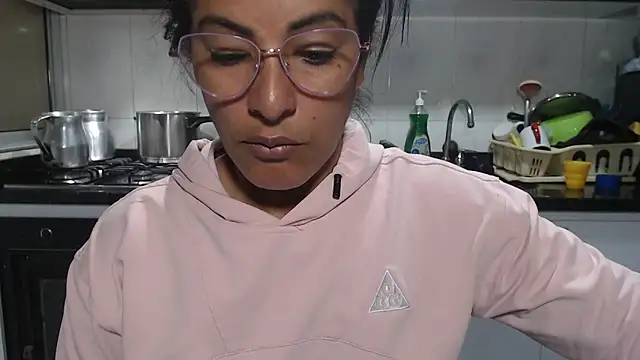 kateleyagrey online show from April 23, 8:00 pm