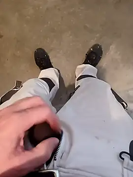 Snapshot of GeilerSchweizer chatting on November 19, 3:01 pm GeilerSchweizer online show from November 19, 3:01 pm