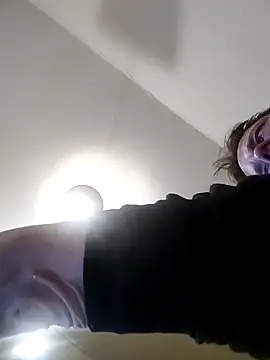 Snapshot of londonfuckwhore1 chatting on December 22, 6:49 am londonfuckwhore1 online show from December 22, 6:49 am