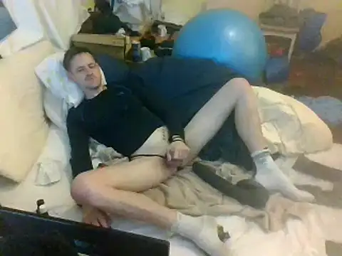 Snapshot of londonfuckwhore1 chatting on January 31, 5:30 am londonfuckwhore1 online show from January 31, 5:30 am