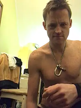 Snapshot of londonfuckwhore1 chatting on February 25, 11:19 am londonfuckwhore1 online show from February 25, 11:19 am