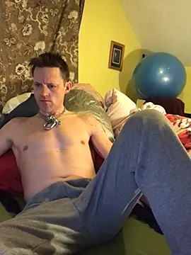 Snapshot of londonfuckwhore1 chatting on February 26, 10:53 pm londonfuckwhore1 online show from February 26, 10:53 pm