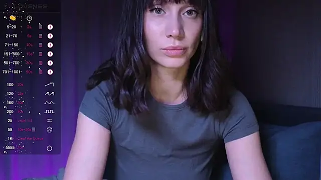 Alice Wonders online show from October 25, 8:25 pm