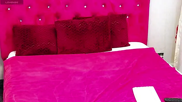 TinaMaay online show from December 12, 7:30 am