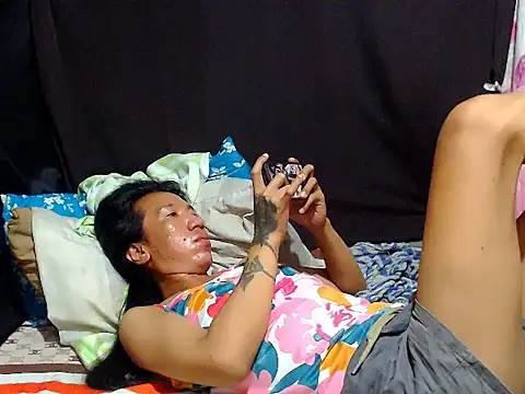 Snapshot of AsianNaughtiesMistress chatting on July 3, 9:27 am AsianNaughtiesMistress online show from July 3, 9:27 am