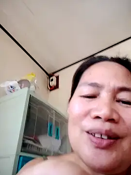 Snapshot of Sofiafuckbabes chatting on February 14, 3:33 am Sofiafuckbabes online show from February 14, 3:33 am