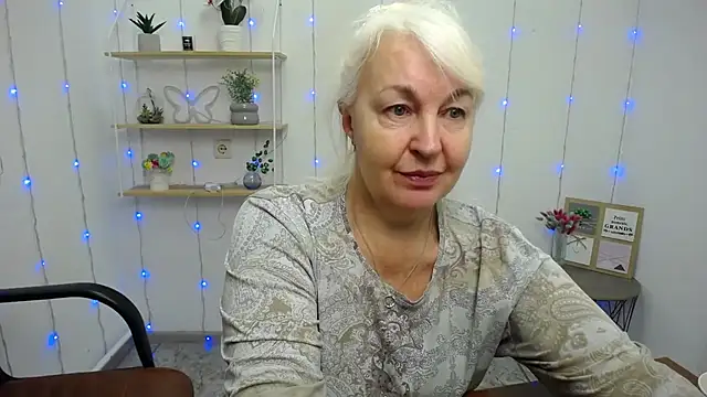 BlondyLeeBest online show from January 26, 7:20 pm