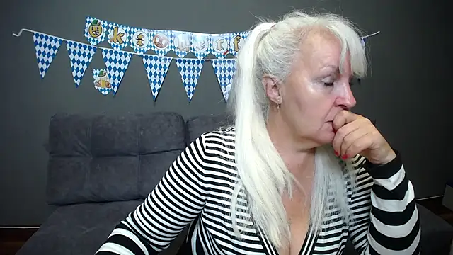 BlondyLeeBest online show from September 27, 6:57 pm