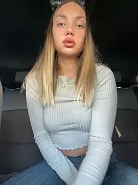 AngelinaMoore online show from February 26, 11:09 am