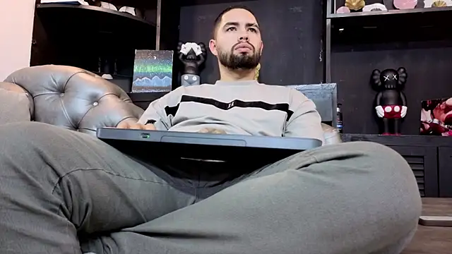 matteosantos online show from April 12, 5:45 am