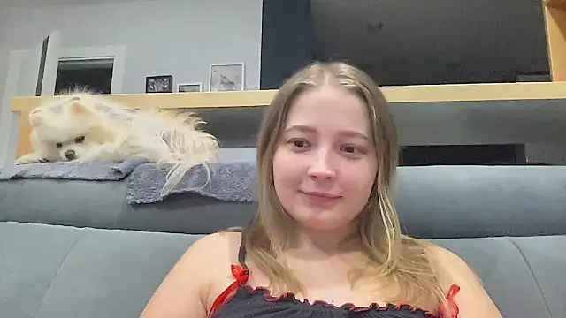 CharmingSarah online show from September 17, 4:30 pm