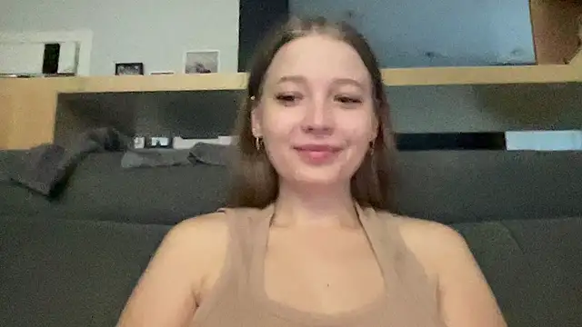 Snapshot of CharmingSarah chatting on July 30, 4:06 pm CharmingSarah online show from July 30, 4:06 pm