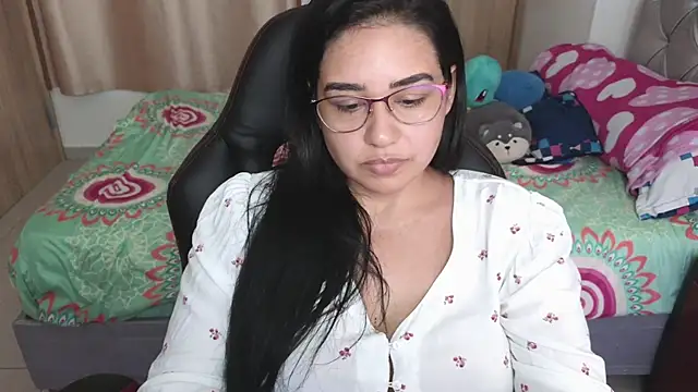 Snapshot of _anastasia chatting on February 5, 12:20 am  anastasia online show from February 5, 12:20 am