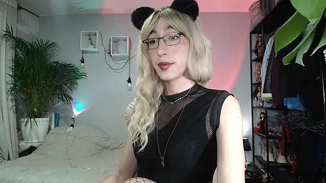 NicoleCortez online show from October 4, 8:56 am