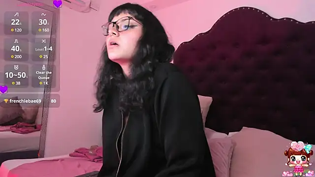 Snapshot of lucyycy chatting on February 24, 7:22 am lucyycy online show from February 24, 7:22 am