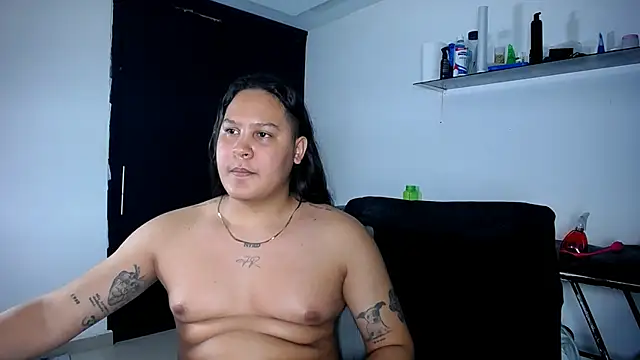 junaiker roa online show from November 1, 1:18 am