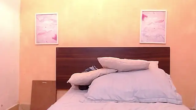 scaelettdubois online show from December 3, 2:47 am