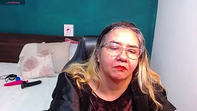 scaelettdubois online show from February 27, 2:42 am