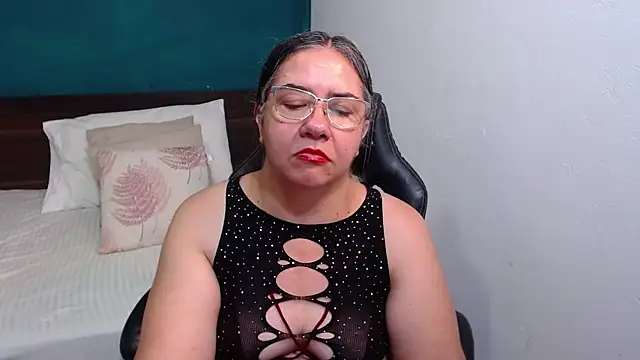 scaelettdubois online show from November 15, 11:10 pm