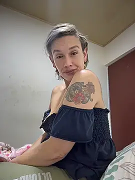 Snapshot of sexymarilyncolombia chatting on May 13, 12:52 am sexymarilyncolombia online show from May 13, 12:52 am