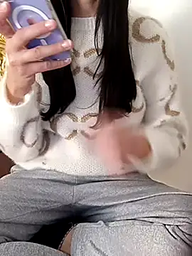 SHARONRodrig online show from December 1, 9:15 pm