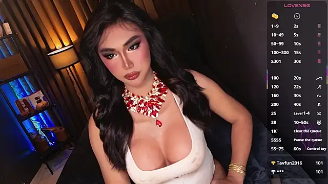 Snapshot of SexGoddess_Celine chatting on October 23, 1:43 pm SexGoddess Celine online show from October 23, 1:43 pm