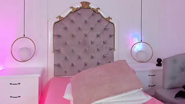 Snapshot of Meredit_Lane chatting on November 4, 7:02 pm Meredit Lane online show from November 4, 7:02 pm