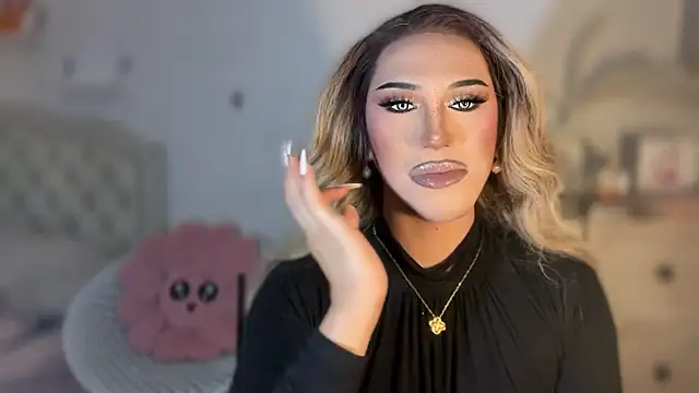 Snapshot of Ts_glamxxxx chatting on October 29, 12:13 am Ts glamxxxx online show from October 29, 12:13 am