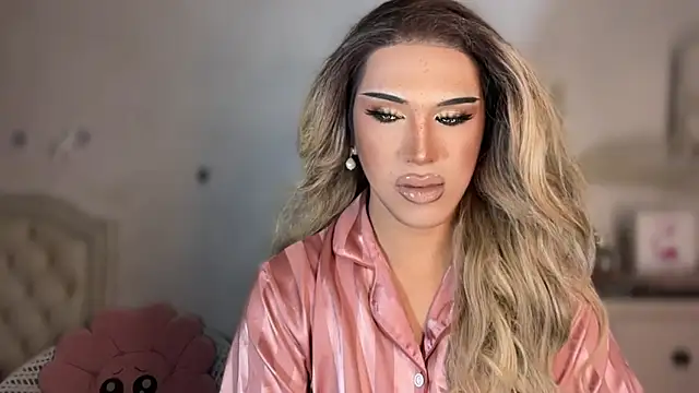 Snapshot of Ts_glamxxxx chatting on November 22, 12:42 am Ts glamxxxx online show from November 22, 12:42 am