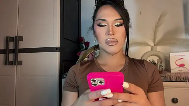 Snapshot of Ts_glamxxxx chatting on December 2, 1:33 am Ts glamxxxx online show from December 2, 1:33 am