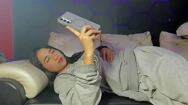 miacam-hot online show from October 18, 11:33 am