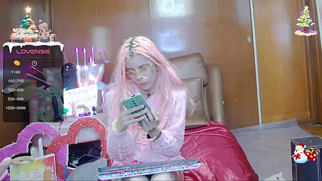 Skinygirl online show from January 31, 11:03 pm