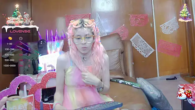 Skinygirl online show from February 12, 11:09 pm